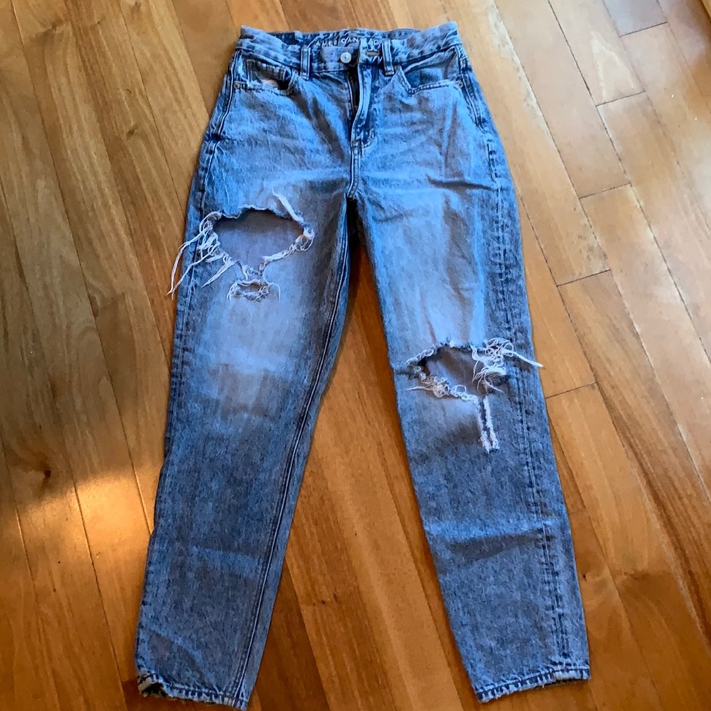 AE 🦅High waisted Mom jeans Size 00